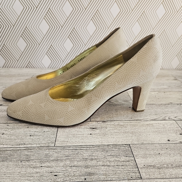 BRUNO MAGLI Embroidered Fabric Pumps Heels Made in Italy Cream 10 B - Picture 5 of 13